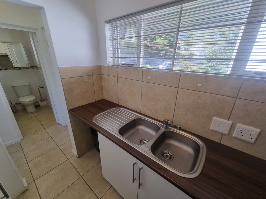 To Let 0 Bedroom Property for Rent in Sea Point Western Cape